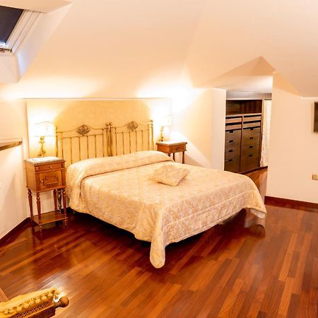 Real Borbone Bed and Breakfast Caserta Rum bild